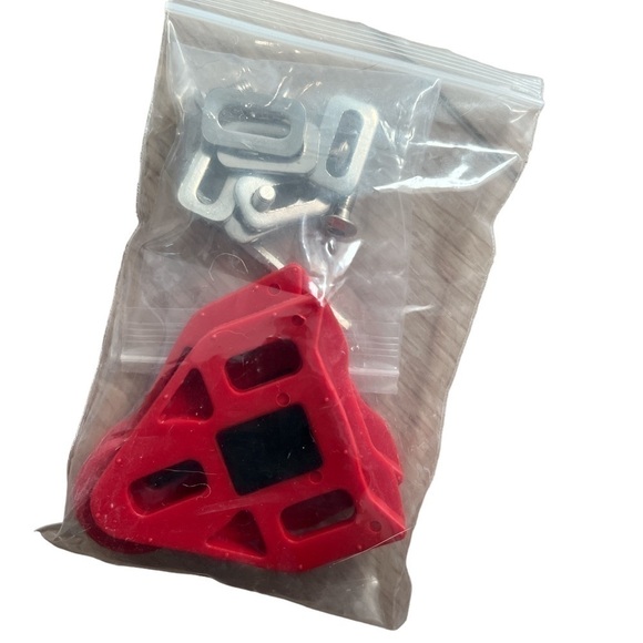 Men’s Cycling Shoes NWOT Size 46 equal to a U.S. size 12 includes cleats. - Picture 3 of 6